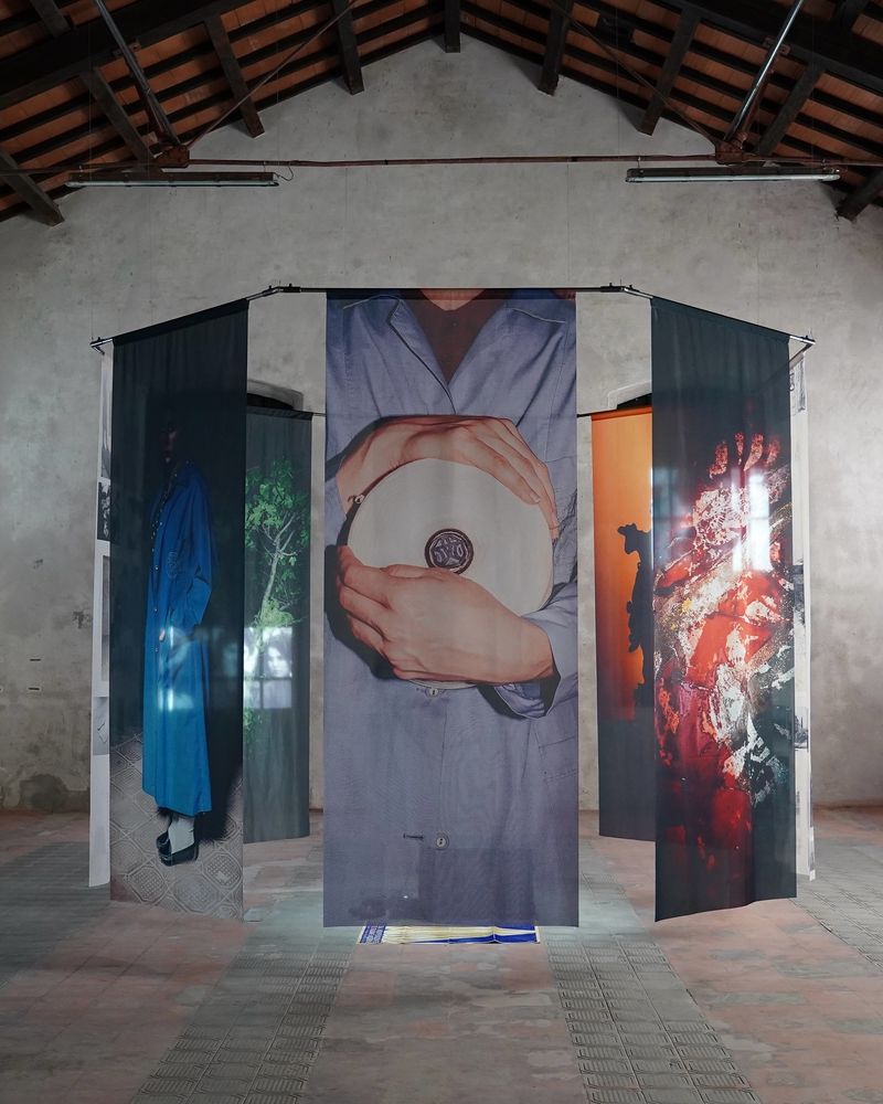 Fulminaria by Lorraine Hellwig, exhibited at Filanda, Trissino, Italy