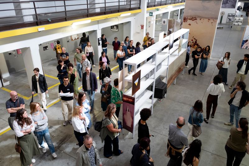 Guided tour of The Skeptics by David De Beyter, exhibited during PhMuseum Days 2024 © PhMuseum