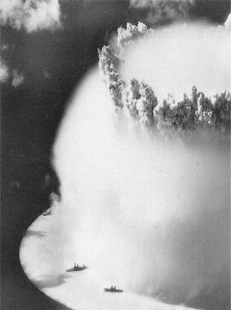 © Daniel Martínez, Standard/Deluxe