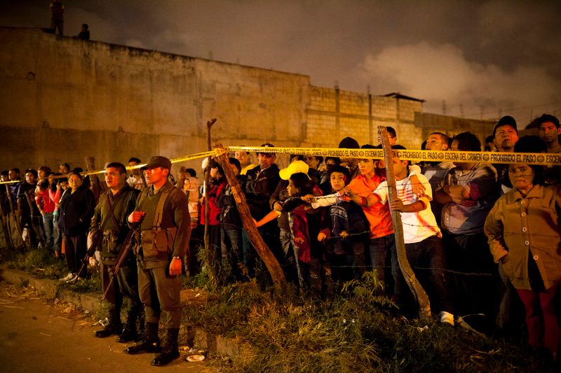 © Lianne Milton - Image from the La Vida No Vale Nada photography project