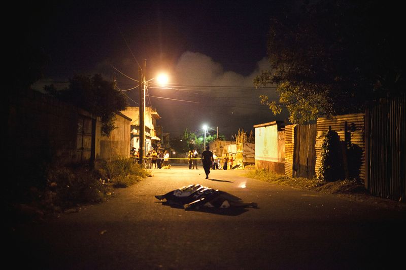© Lianne Milton - Image from the La Vida No Vale Nada photography project