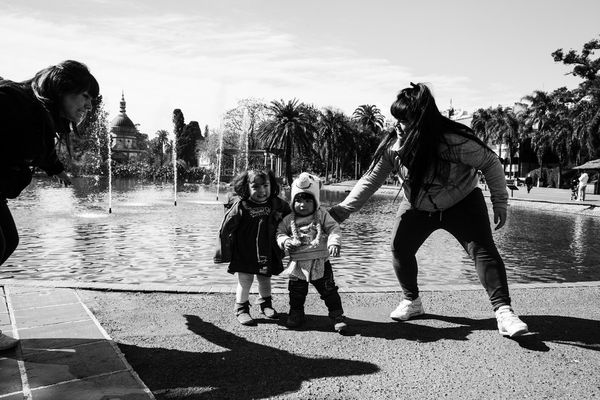© Sarah Pabst - Dai, Maite, Mia and Stefi at the zoo in Palermo, Buenos Aires. It was the first time Dai has ever been to a zoo in her life.