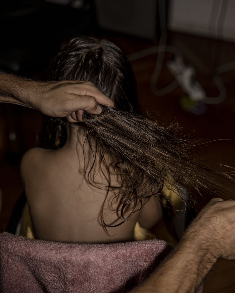 © Sarah Pabst - Image from the Everyone in me is a bird photography project