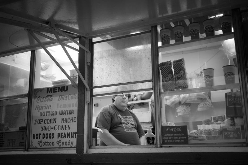 © Lieh Sugai - A night at the circus: the food truck.