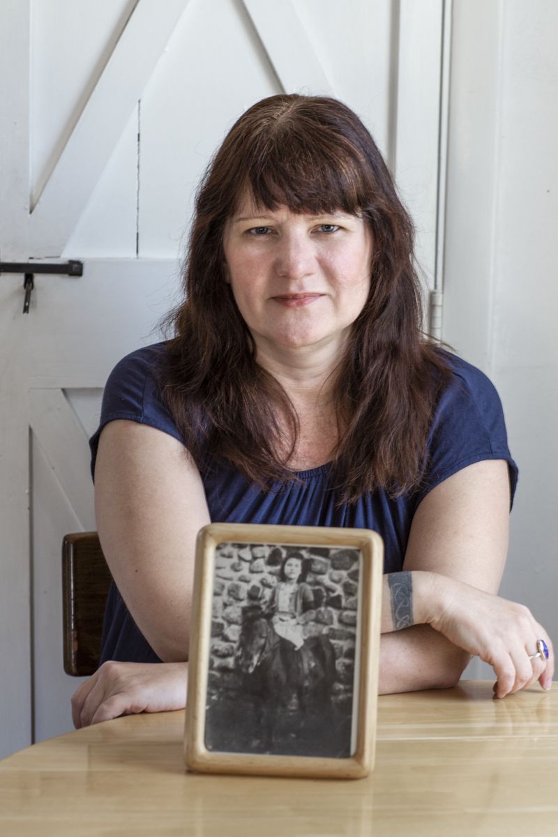 © Joanna Madloch - Image from the 79: We carry one another photography project