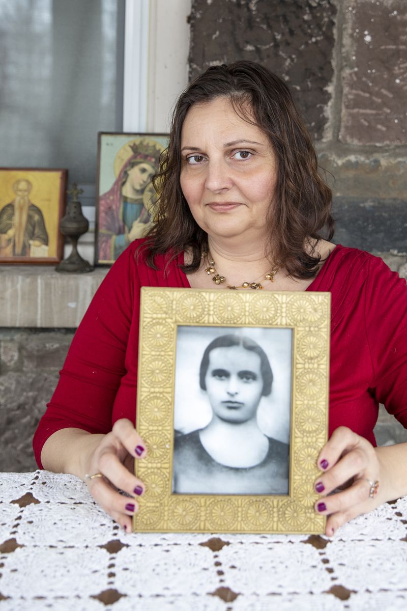 © Joanna Madloch - Image from the 79: We carry one another photography project