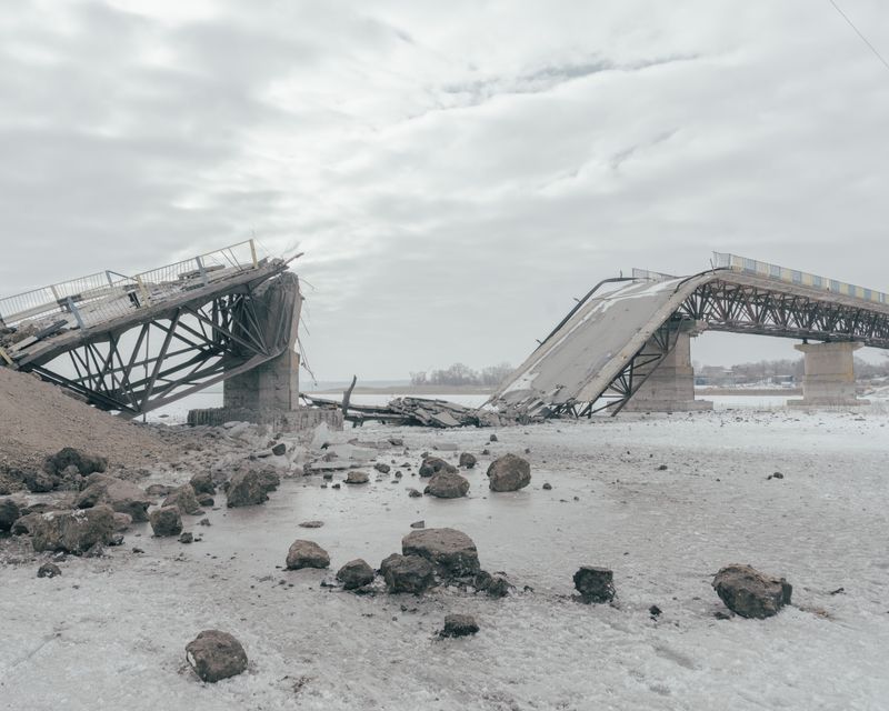 © Robin Hinsch - Destroyed Bridge near Izum, Donetsk Oblast, Ukraine, 2023