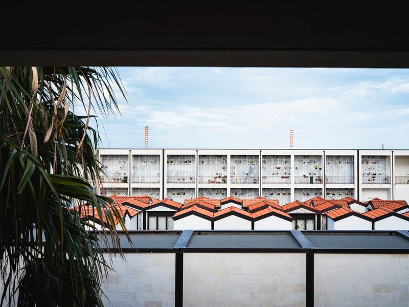 © Sebastian Wells - A newly build graveyard is located next to the refineries. Citta Giardino, November 2019.