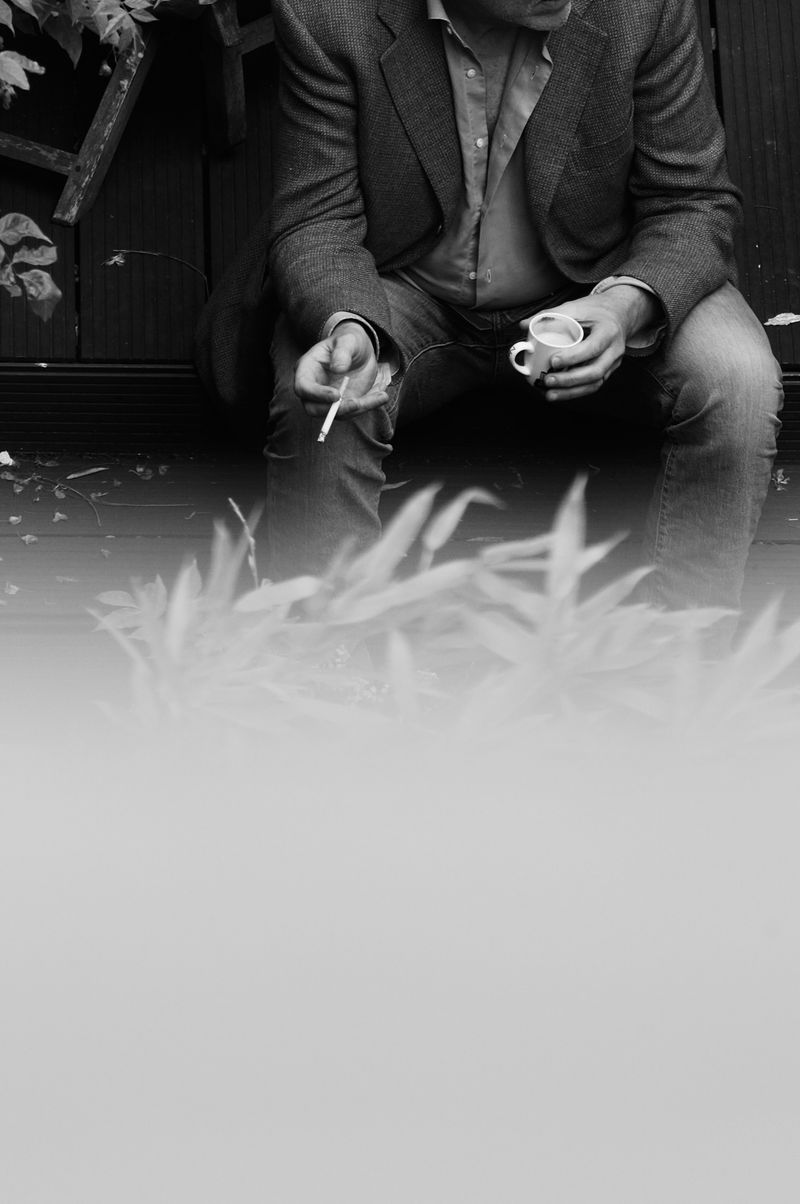 © Anna Kereszty - neighbor with cigarette and coffee