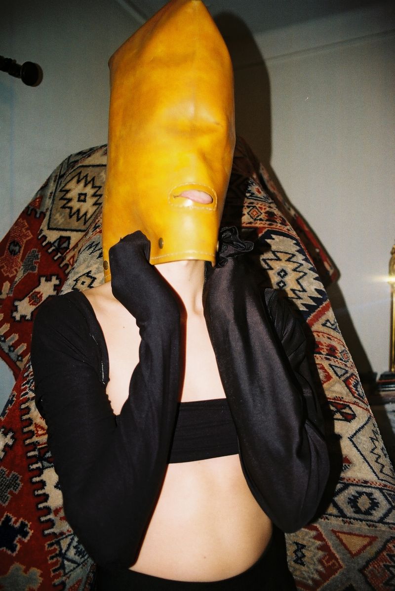 © Carolina Campobello - Image from the Home ALONE photography project