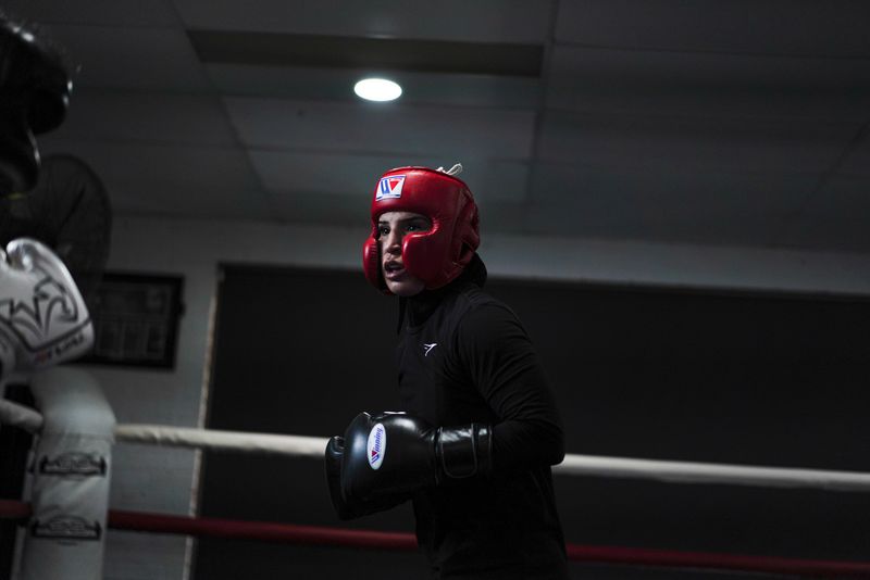 © Daniela Rivera Antara - Image from the Float like a butterfly, sting like Tina photography project