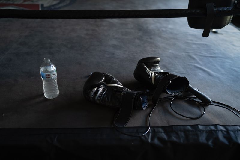 © Daniela Rivera Antara - Image from the Float like a butterfly, sting like Tina photography project