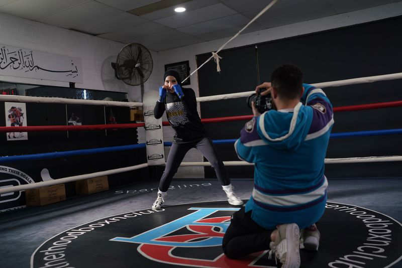 © Daniela Rivera Antara - Image from the Float like a butterfly, sting like Tina photography project