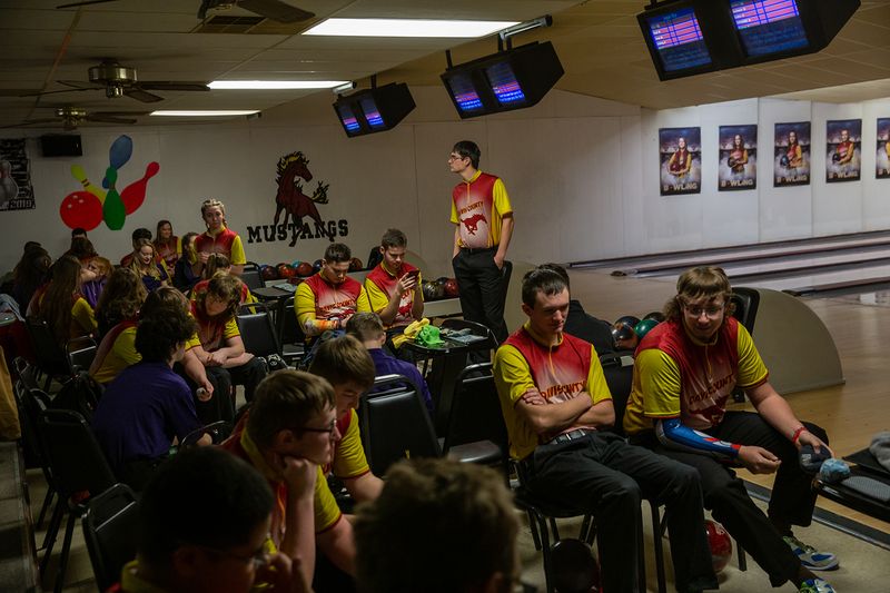 © Rachel Jessen - Davis County High School bowling team waiting to compete against Sigourney, Bloomfield. (Davis County)