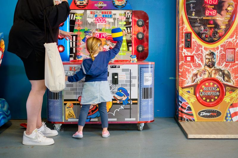 © Vincent Dupont-Blackshaw - Image from the Joyful Observations of Unfiltered Reality (JOUR) photography project