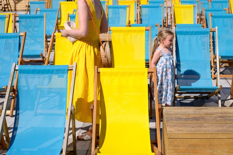 © Vincent Dupont-Blackshaw - Image from the Joyful Observations of Unfiltered Reality (JOUR) photography project