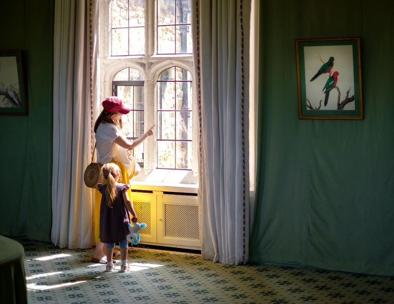 © Vincent Dupont-Blackshaw - Image from the Joyful Observations of Unfiltered Reality (JOUR) photography project