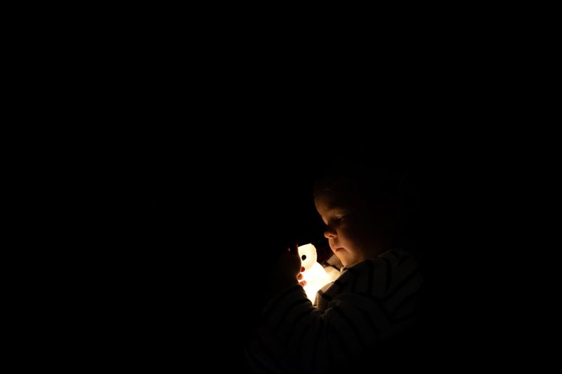 © Vincent Dupont-Blackshaw - Image from the Joyful Observations of Unfiltered Reality (JOUR) photography project