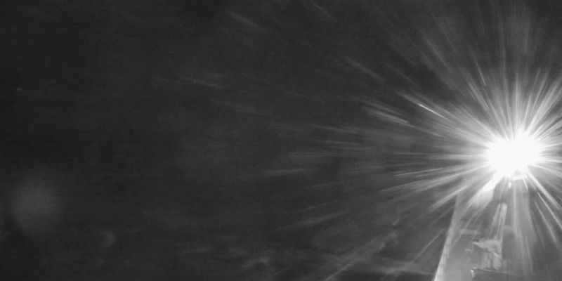 © JinYoung Lee - Asteroid - Depending on debris on the camera lens and the image quality, an ordinary light can become an asteroid.