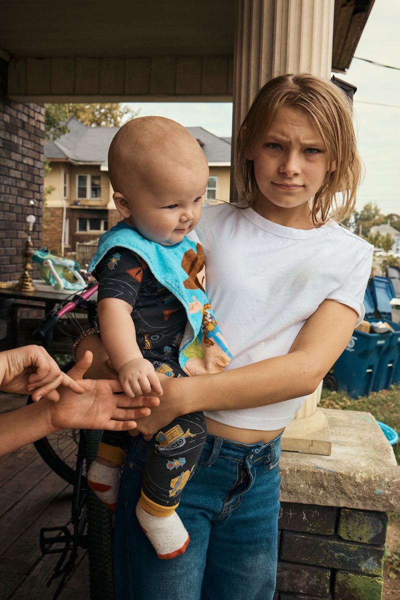 © Eric Ogden - Emma holds Kenneth