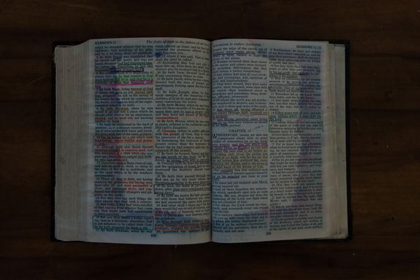 © Kai Yokoyama - Image from the Bibles photography project