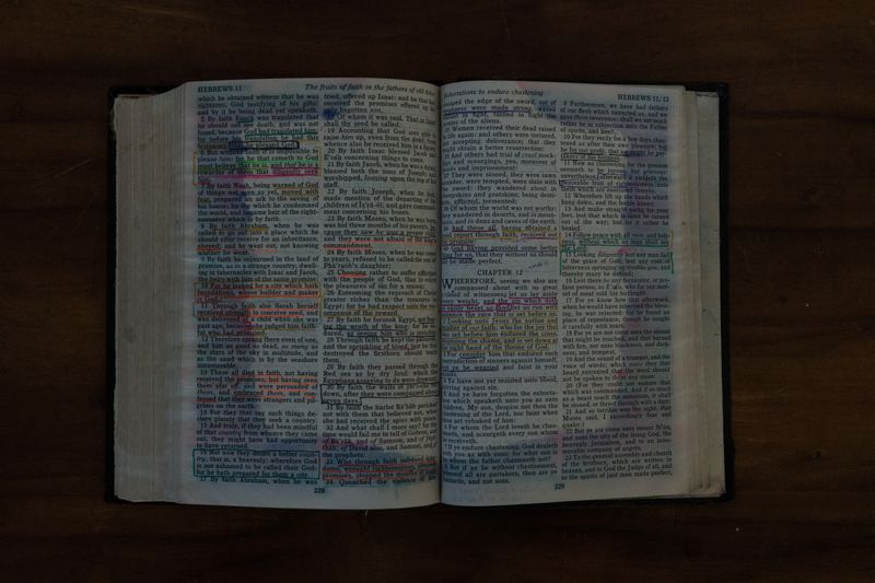 © Kai Yokoyama - Image from the Bibles photography project