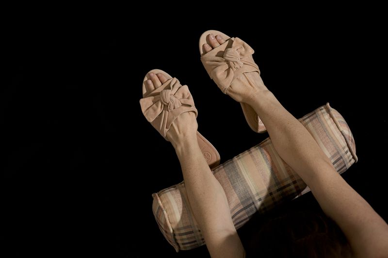 © Lauren Pisano - Image from the BUY NOTHING photography project