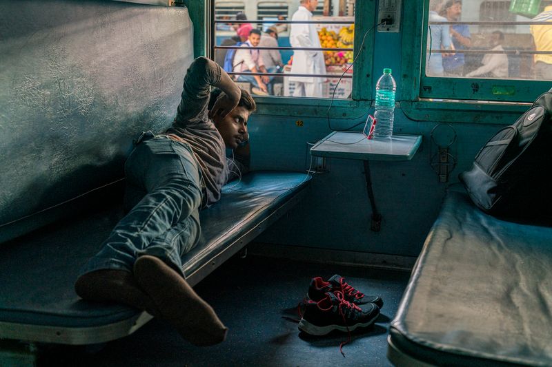 © Mary Catherine Messner - Entertained