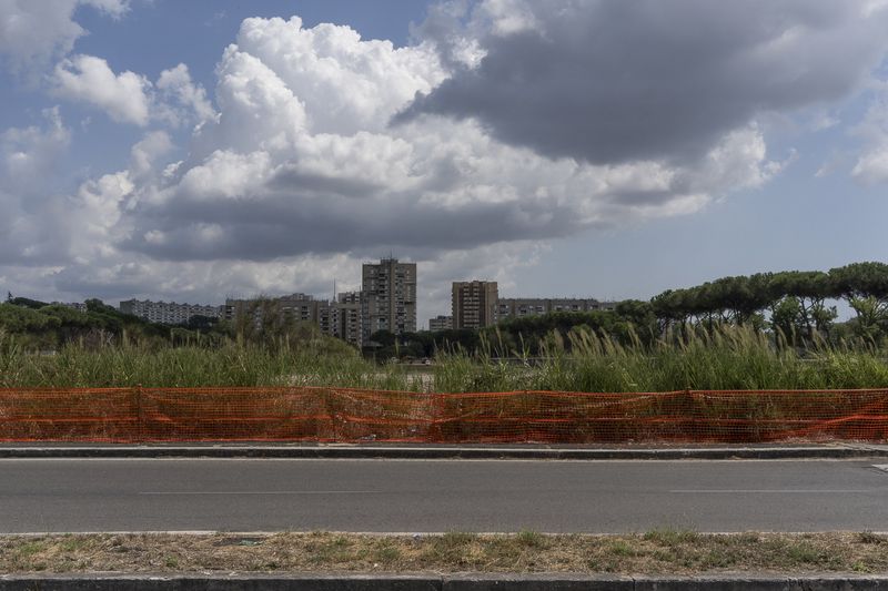 © Claudia Borgia - View of Laurentino from its perimeter, marked here by Via Carlo Levi.