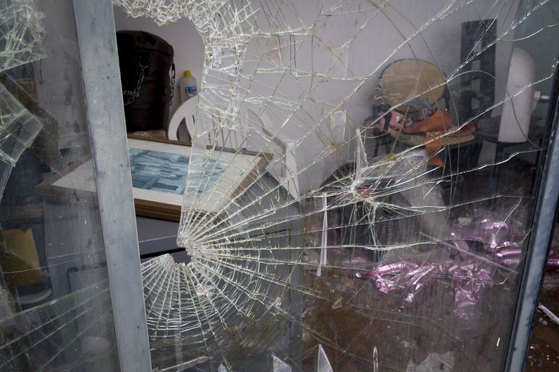 © Claudia Borgia - Interior of the occupied third bridge, evicted in 2014 and now left in a state of abandonment.