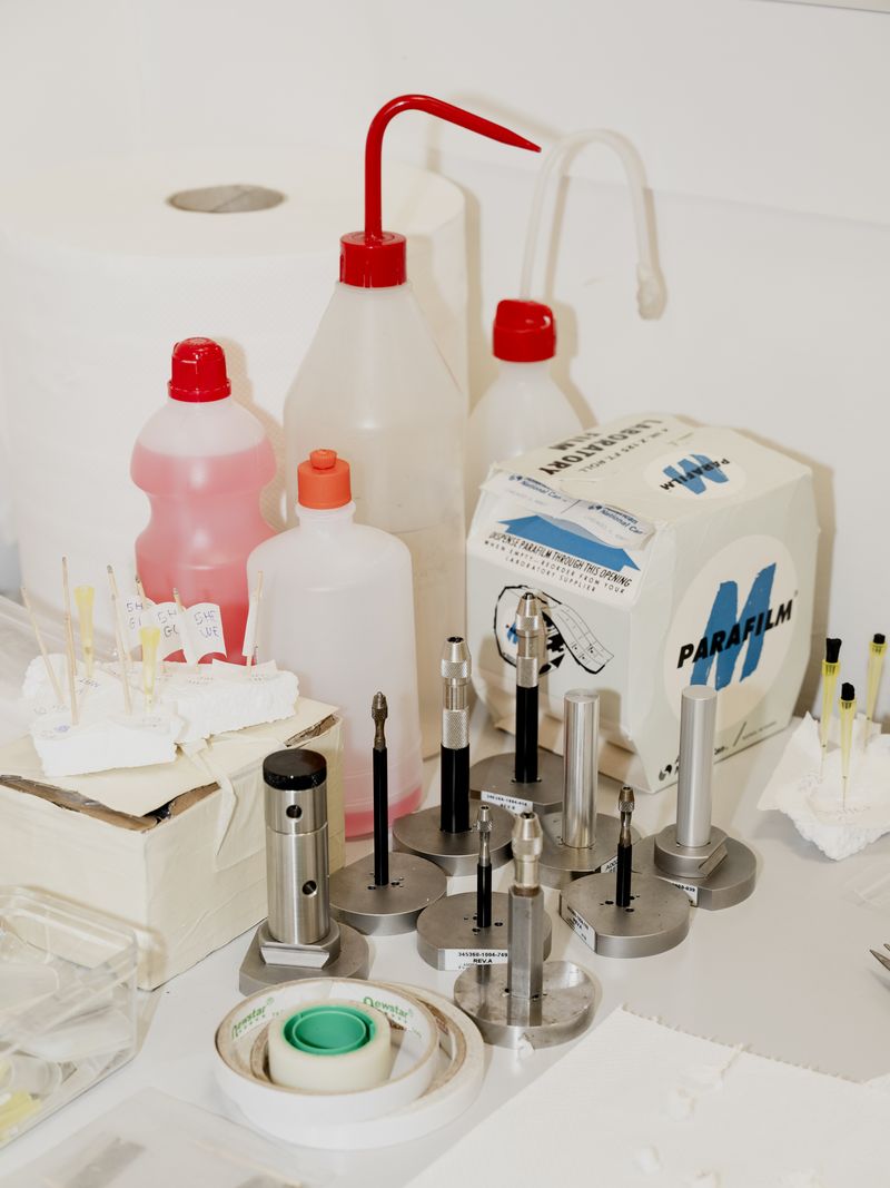 © Manuela Naddeo - The desk of Gianmarco, a researcher working at the Vesuvian Observatory, in the microtomography laboratory.