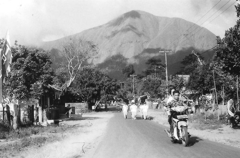 © Florent Roussel - Image from the waktu berlalu photography project