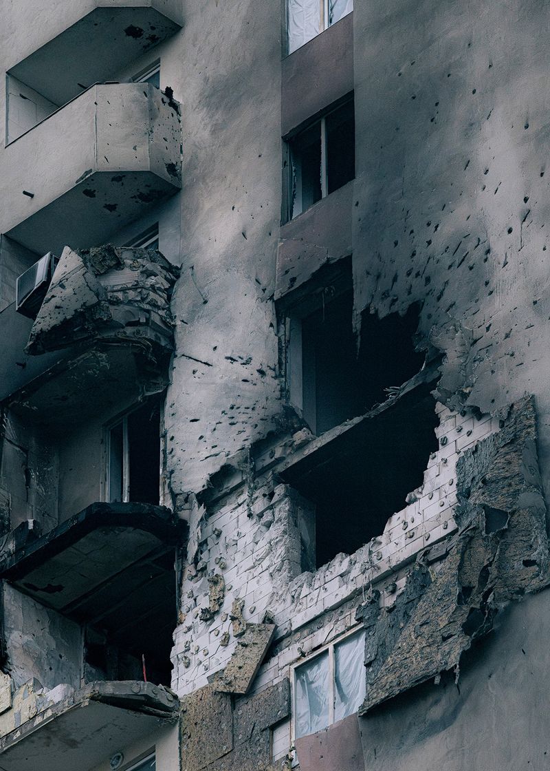 © Tobias Kruse - Apartment building after a Russian attack in which a 14-year-old girl was killed whilst sleeping, Kyiv, Ukraine, Fall 2024