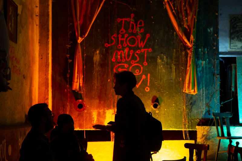 © Clara Kleininger - The Show Must Go On