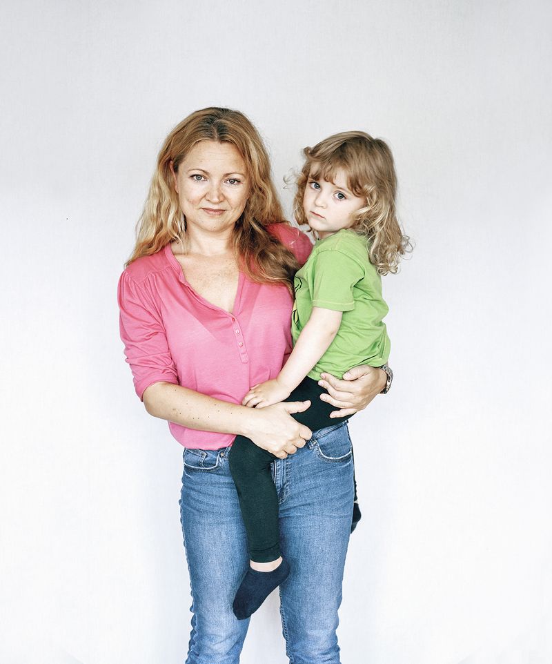 © Loulou d’Aki - Image from the Mother by choice photography project