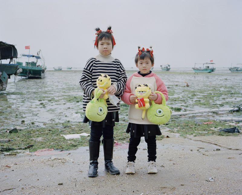© liang chen - Sisters by the sea. January 24, 2023 Donghai Island, Guangdong Province, China