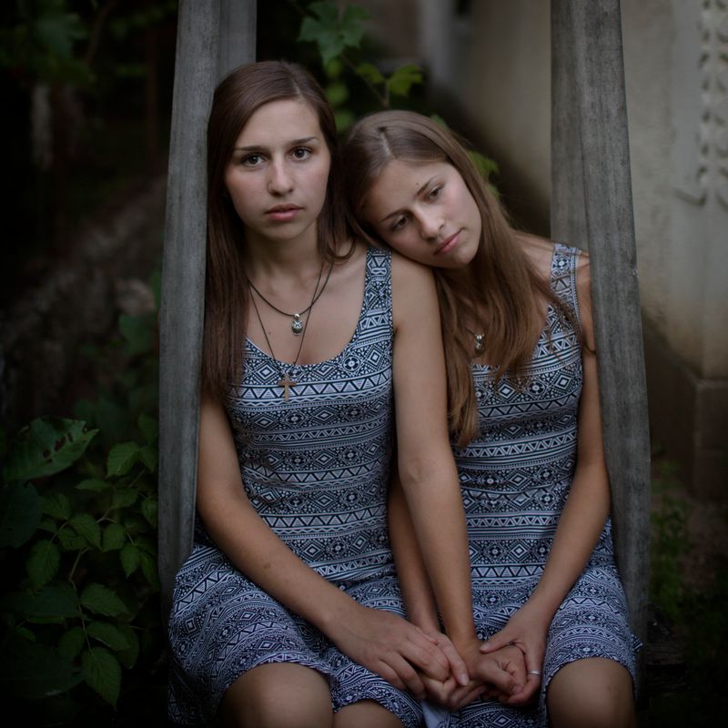 © Åsa Sjöström - Karina and Mihaela Dumitraschuk, Dorot¸caia 2015