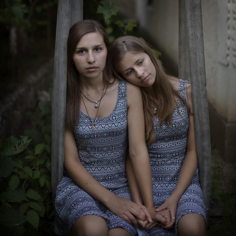 © Åsa Sjöström - Karina and Mihaela Dumitraschuk, Dorot¸caia 2015