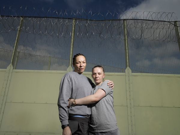 © Richard Ansett - Laura and Katie