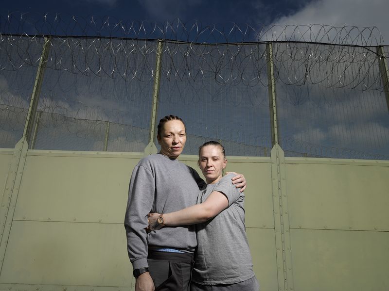 © Richard Ansett - Laura and Katie