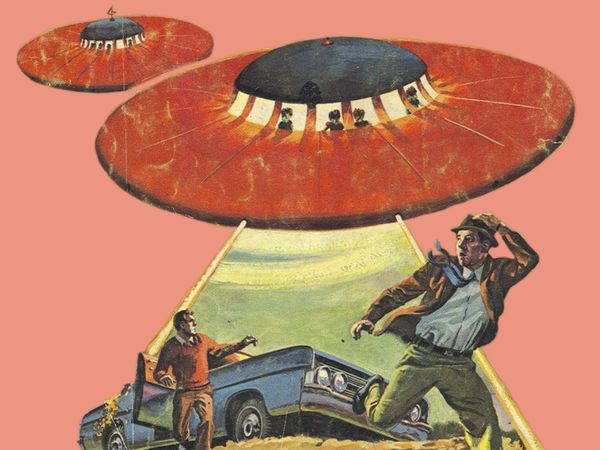 © Javier Arcenillas - UFO invasion