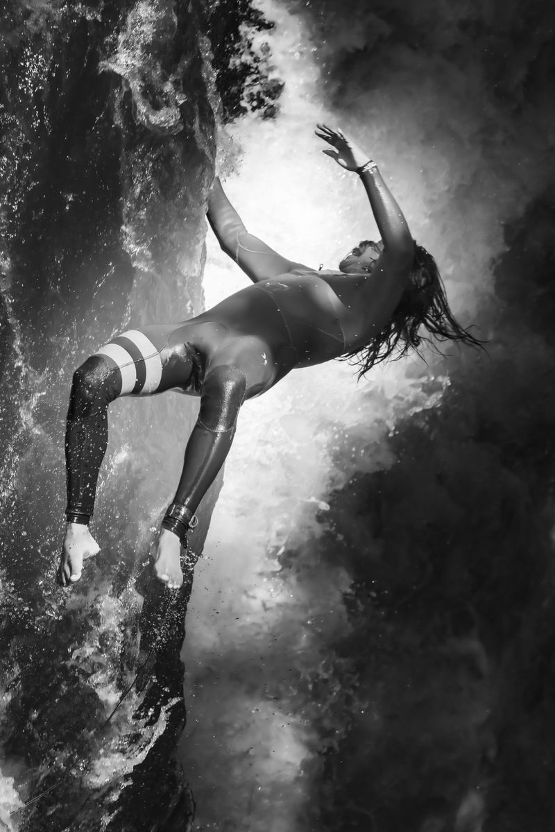 © Giandra De Castro - Image from the The Timeless Chaos of the Falling Angels photography project