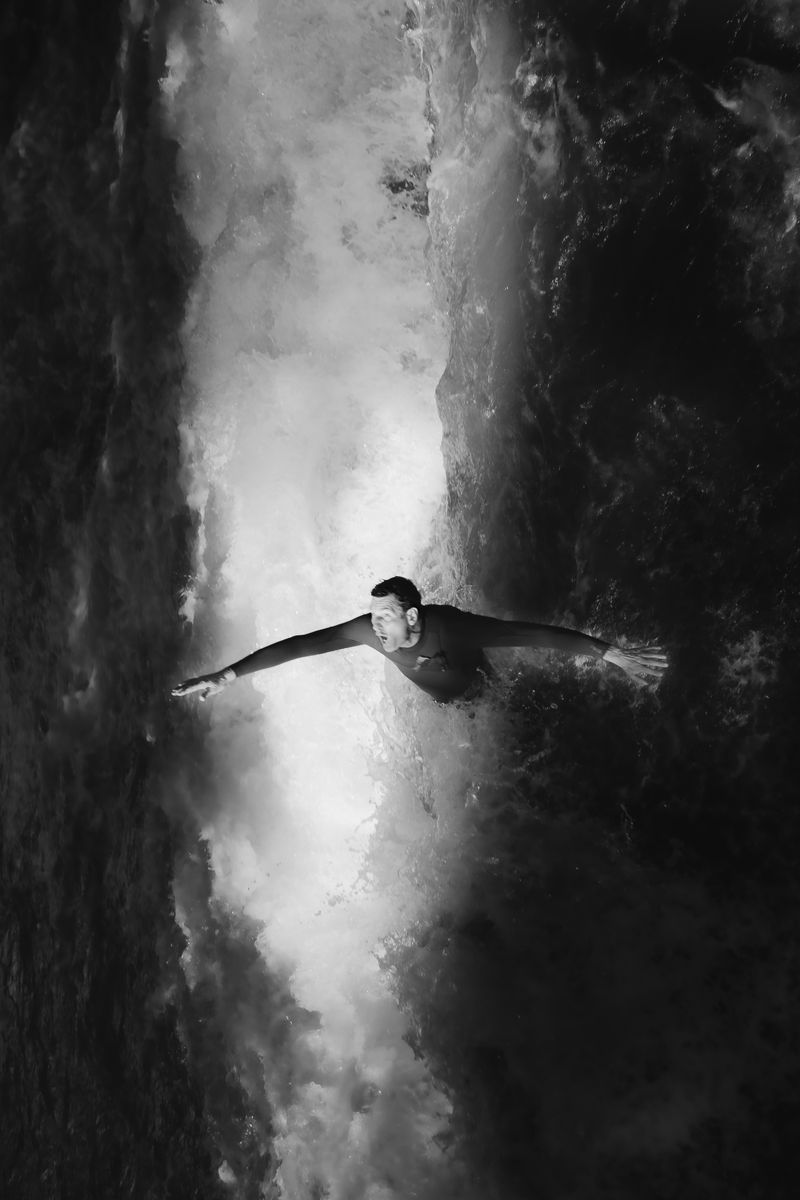 © Giandra De Castro - Image from the The Timeless Chaos of the Falling Angels photography project