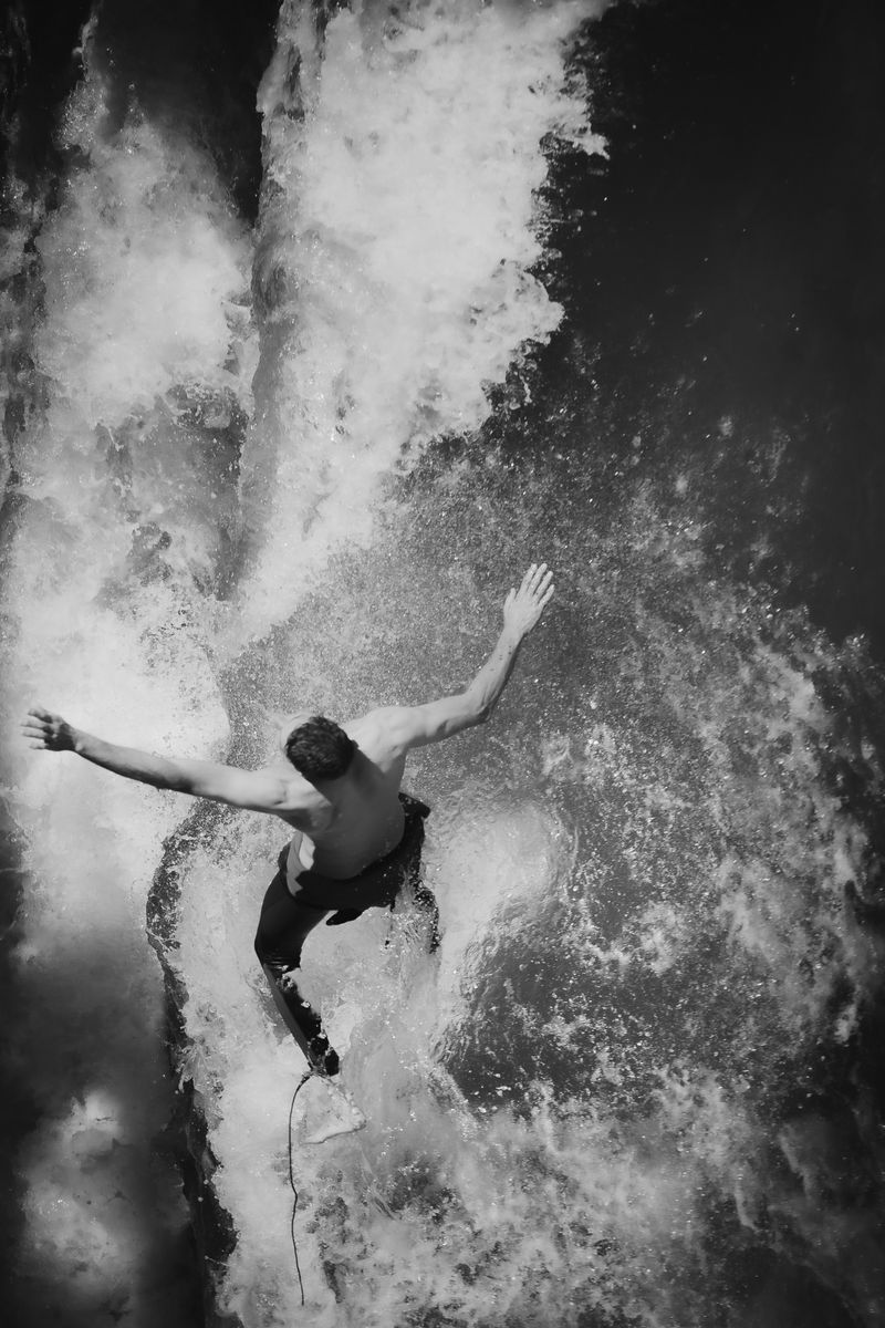 © Giandra De Castro - Image from the The Timeless Chaos of the Falling Angels photography project