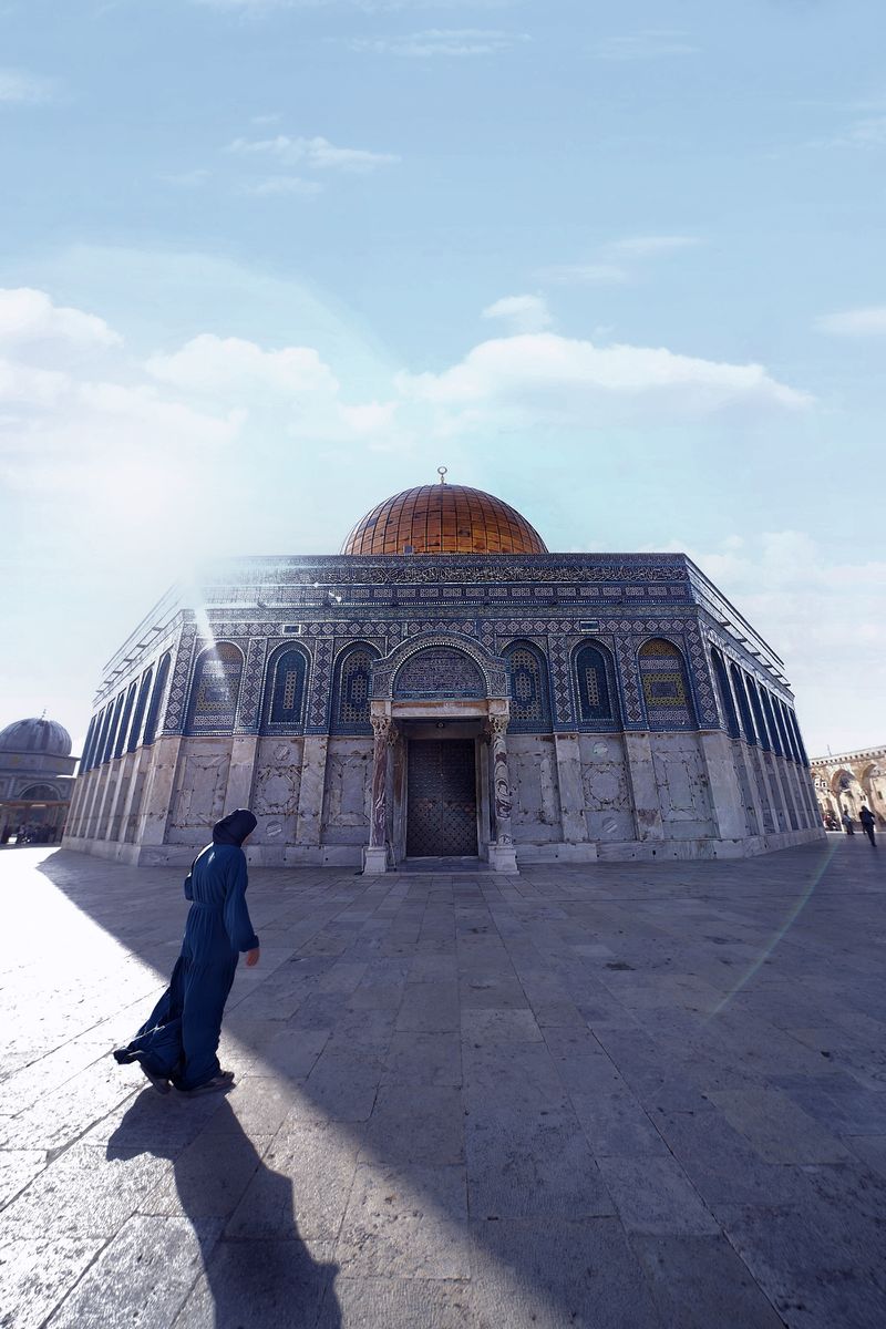 © Ken Ang - A Miracle of Faiths