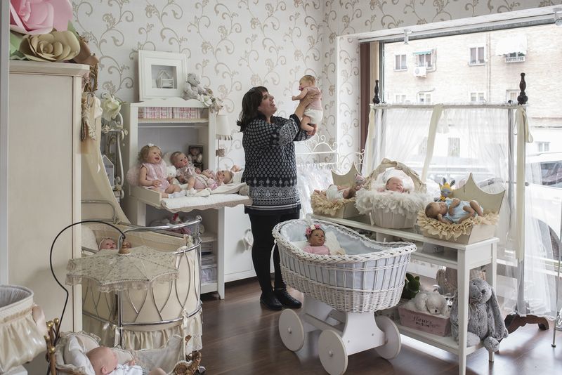 © Didier Bizet - Image from the Baby boom photography project