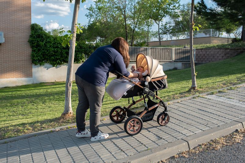 © Didier Bizet - Image from the Baby boom photography project