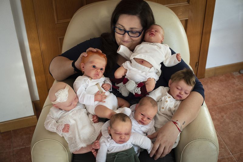 © Didier Bizet - Image from the Baby boom photography project