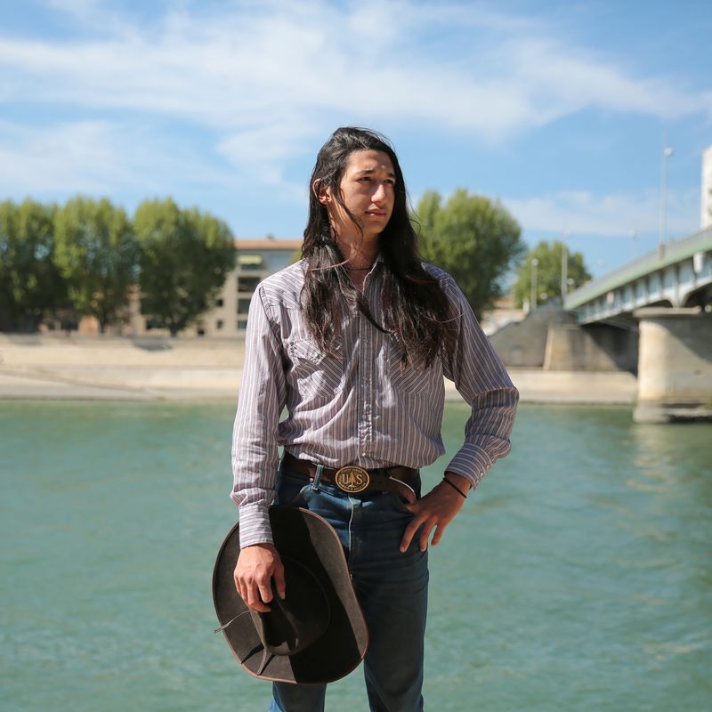 © Francesco Canova - Che, rodeo cowboy from Montana in visit. Arles, 2024.