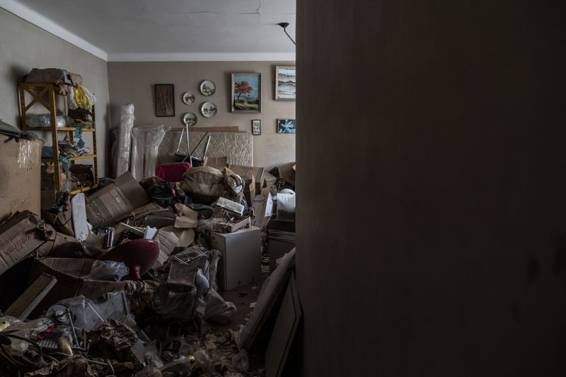 © Juliana Jacyntho - Image from the things will remain to turn off the lights of the world photography project